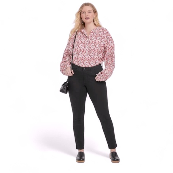 🦋Universal Thread Women's Mid-Rise Skinny Jeans in Washed Black Size 6 - Picture 2 of 5